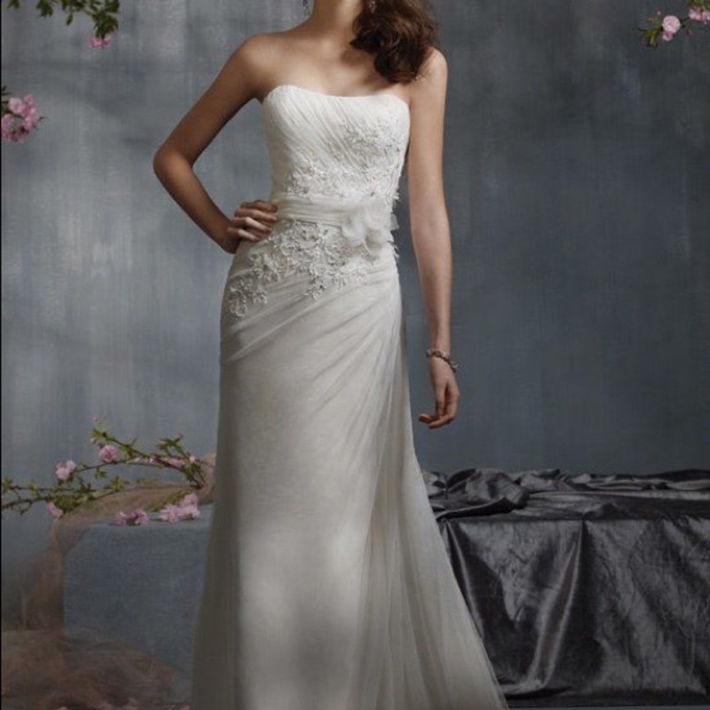 Alfred Angelo Wedding Gown - Size 4